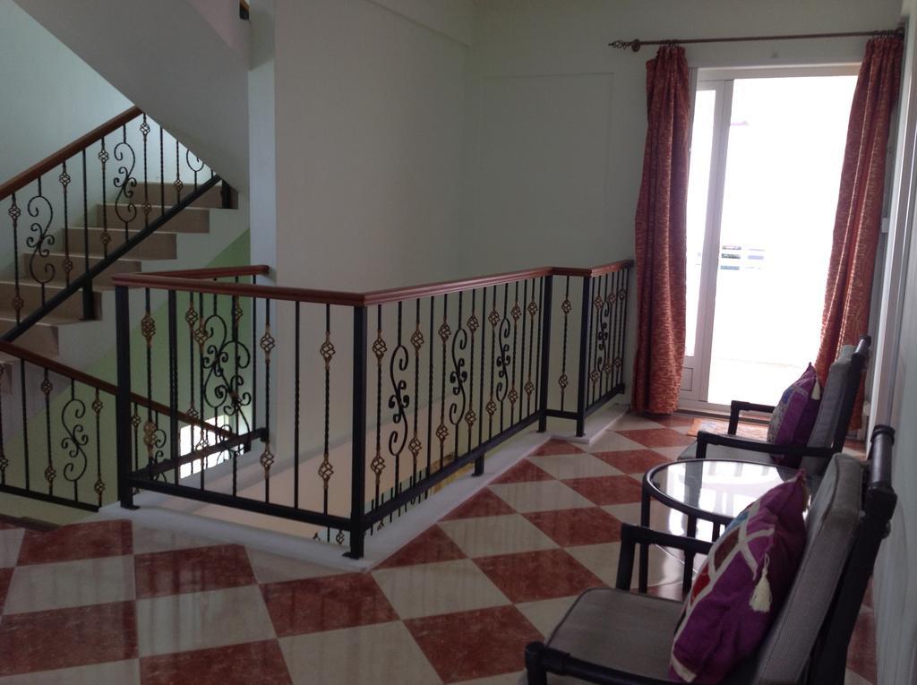 Fayruz Villa Is A 3 Bedroom, 3 Bathroom Detached House With Ac And Swimming Pool 5 Minutes Walk From Flic En Flac Public Beach ภายนอก รูปภาพ