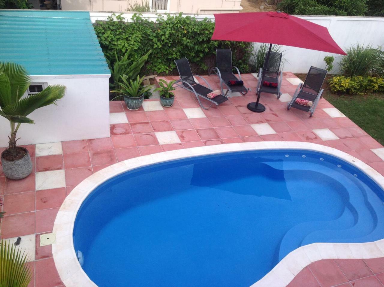 Fayruz Villa Is A 3 Bedroom, 3 Bathroom Detached House With Ac And Swimming Pool 5 Minutes Walk From Flic En Flac Public Beach ภายนอก รูปภาพ