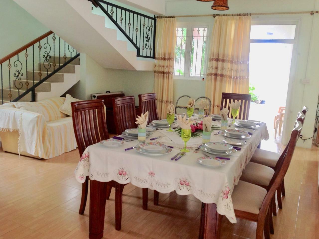 Fayruz Villa Is A 3 Bedroom, 3 Bathroom Detached House With Ac And Swimming Pool 5 Minutes Walk From Flic En Flac Public Beach ภายนอก รูปภาพ